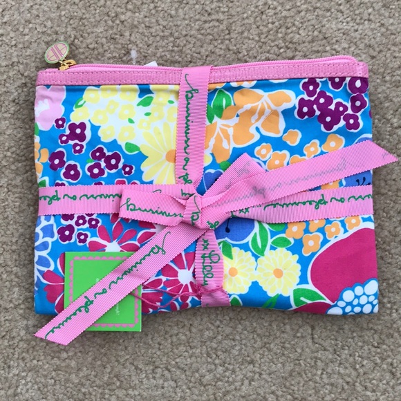 Lilly Pulitzer Cosmetic Case Set of Two - Picture 2 of 6